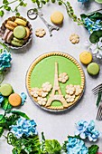 White chocolate tart with an Eiffel Tower motif