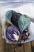 Red cabbage, whole and halved