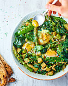 Stewed green vegetables with eggs