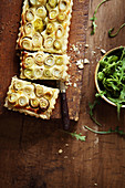 Rectangular pie with leeks and fresh goat cheese