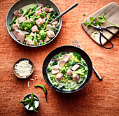 Green pork curry with green vegetables