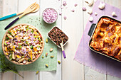 Lasagne und Nudelsalat mit Blumenkohl und Pistazien