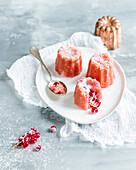 Canele with currants
