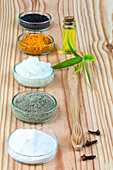 Essential oil,coconut oil,green cosmetic clay,bicarbonate and cloves