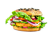 Vegetarischer Gourmet-Burger vor weißem Hintergrund