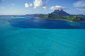 Blaue Lagune vor Bora Bora, Französisch Polynesien, Polynesien
