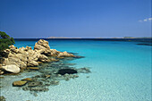 Meer und Küste im Sonnenlicht, Capriccioli, Costa Smeralda, Sardinien, Italien, Europa