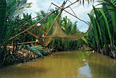 Zwei Jungen am Flussufer, Mekong, Vietnam, Asien