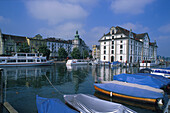 Kornhaus und Boote an der Hafenpromenade, Rorschach, Bodensee, Schweiz, Europa