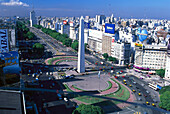 Blick auf Avenida 9 de Julio Strasse und Obelisk, Buenos Aires, Argentinien, Südamerika, Amerika