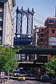 Manhattan Bridge, Brooklyn New York, USA
