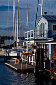 Bewohnerin eines Hausbootes, Lake Union, Seattle Washington, USA