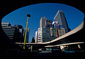 Hochhäuser am Bahnhof Shinjuku, Unterirdischer Taxistand des Bahnhofs Tokyo, Japan