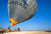 Hot-air Balloon & Mountainbiker, Kappadokia Turkey