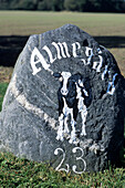 Bauerhof Almegård, Zeichen auf einem Stein, in der nähe von Vang, Bornholm, Dänemark