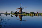 Windmühlen mit Spiegelung, Kinderdijk, Niederlande
