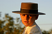 Junge mit traditionellem, Hut, Romeria, Sevilla, Andalusien, Spanien