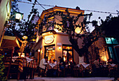 Psara Fisch Restaurant im Abendlicht, Plaka, Athen, Griechenland