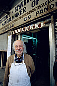Stavros Melissinos, Poet und Sandalmaker, Athen, Athen-Piräus, Griechenland