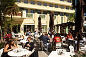 Restaurants and shopping at Lincoln Road Mall, Street Cafe, South Beach, Miami Florida, USA