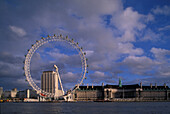 Gebäude und Riesenrad an der Themse, England, London, Grossbritannien, Europa