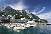 Boote im Hafen, Marina Grande, Capri, Kampanien, Italien