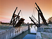 Pont Van Gogh in der Nähe von Arles, Zugbrücke, Rhone-Kanal, Bouches-du-Rhone, Provence, Frankreich