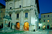 Palazzo Nobili-Tarugi, Piazza Grande, Montepulciano, Toskana, Italien