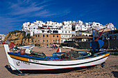 Fischerboote am Strand, Albufeira, Algarve, Portugal, Europa