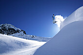 Snowboarder am Alpkogel, Snowboarding, Wirl in der Nähe von Galtuer, Tyrol, Österreich
