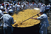 Riesen-Fideuá, Nudelpaella, Passeig de Colom Barcelona, Katalonien, Spanien