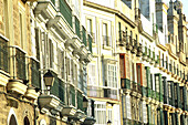 Häuserfassaden in der Altstadt, Cadiz, Andalusien, Spanien, Europa