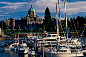 Parlamentsgebaeude, Yachthafen, Victoria, Vancouver Island British Columbia, Kanada