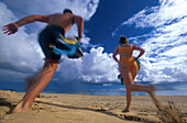 Paar, Sport am Strand, Porto Santo bei Madeira Portugal