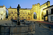Löwen-Brunnen, Arco de Villatar, Plaza del Populo, Renaissance, Monumental Ensemble, Baeza, Provinz Jaen, Andalusien, Spanien