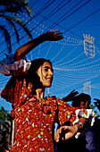 Mädchen tanzt Flamenco, Feria del Caballo, Fest, Jerz de la Frontera, Provinz Cadiz, Andalusien, Spanien