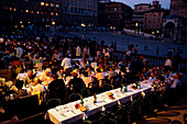 Essens-Tafel am Campo, Palio, Siena, Toskana Italien