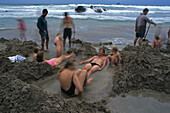 Hotwater Beach, Coromandel Peninsula, families, bathing in hot water on beach, Coromandel, North Island, New Zealand, Coromandel Halbinsel