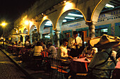 Charreaderas in Restaurant am Zocalo, Oaxaca, Mittelamerika, Mexiko