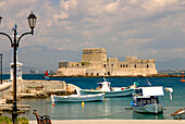 Bourtzi Festung, liegt auf einer kleinen Insel vor der Hafeneinfahrt, venetian castle, Nafplio, Peloponnes, Griechenland