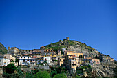 Das Dorf Scalea unter dem blauen Himmel von Italien, Kalabrien, Italien