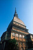 Mole Antonelliana unter blauem Himmel, Turin, Piemont, Italien, Europa