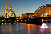 Kölner Dom mit Rhein und Deutzer Brücke, Köln, Nordrhein-Westfalen, Deutschland