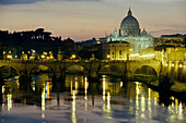 Petersdom mit Tiber, Vatikan, Rom Italien