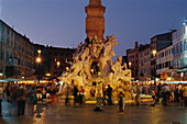 Piazza Navona mit Vierströmebrunnen, Rom, Italien