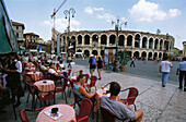 Piazza Bra mit Arena, Verona, Veneto Italien