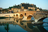 Ponte Pietra, Verona, Venetien, Italien