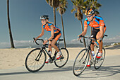 Rennradfahren, Venice Beach, Los Angeles, Kalifornien, USA