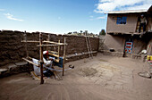 Indio weaving, Isla Taquile, Peru