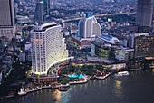 Hotel complex at a river in the evening, Hotel Shangri-La, Bangkok, Thailand, Asia